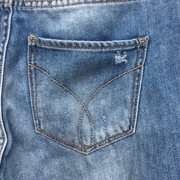 Adorable comfy CK jeans - Picture 7 of 8